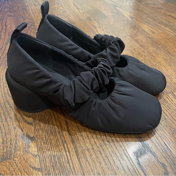 CAMPER Niki Black Recycled PET Puffy Mary Jane Block Heels - Picture 2 of 9